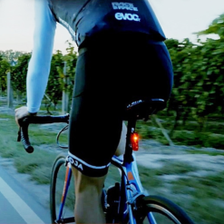 Éclairage Vélo à Batterie Arrière Sigma Blaze 3LED -Sonnettes et klaxons pour vélo Soldes eclairage velo a batterie arriere sigma blaze 3led 1