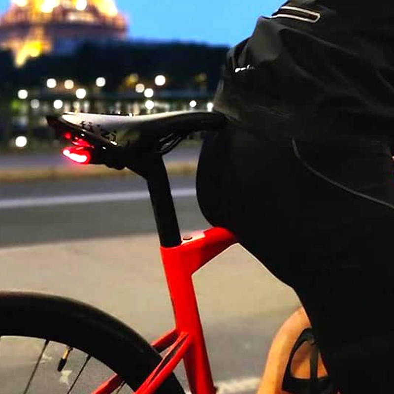 Feu Arrière Lucia Monté Sur Le Rail De Selle 4 Feu Arrière Lucia Monté Sur Le Rail De Selle – Image 4