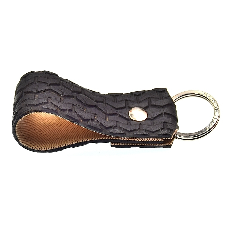 Funecobikes Porte Clé Cingomma En Pneu De Bicyclette Recyclé 3 Funecobikes Porte Clé Cingomma En Pneu De Bicyclette Recyclé – Image 3