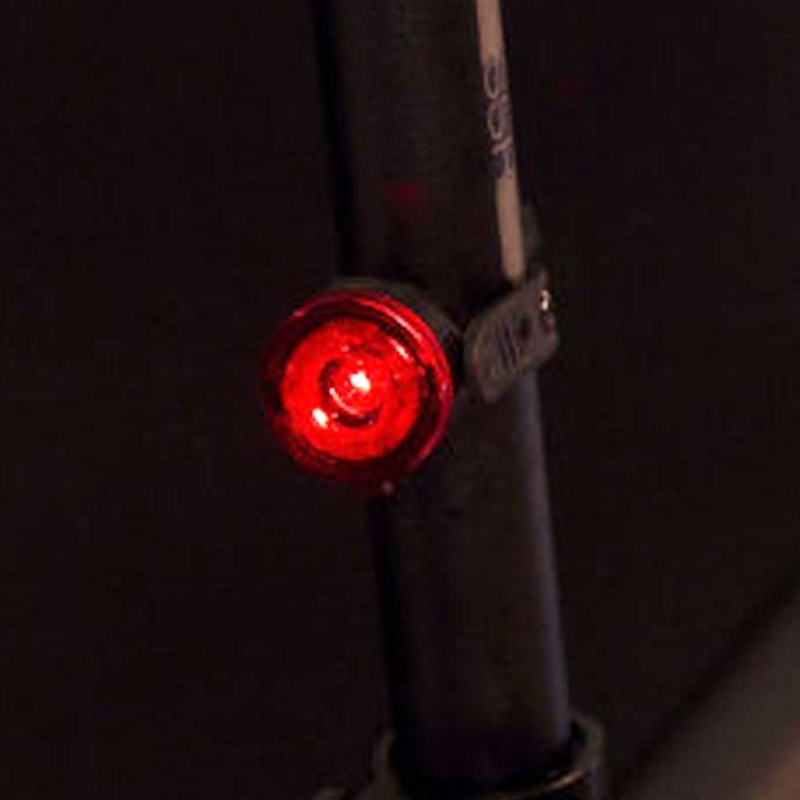 Set Feux Vélo à Piles Avant Et Arrière Dot Spanninga 2 Set Feux Vélo à Piles Avant Et Arrière Dot Spanninga – Image 2